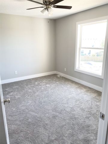 911 SW Springfield Drive, Ankeny, IA 50023