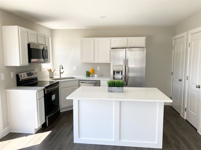 911 SW Springfield Drive, Ankeny, IA 50023