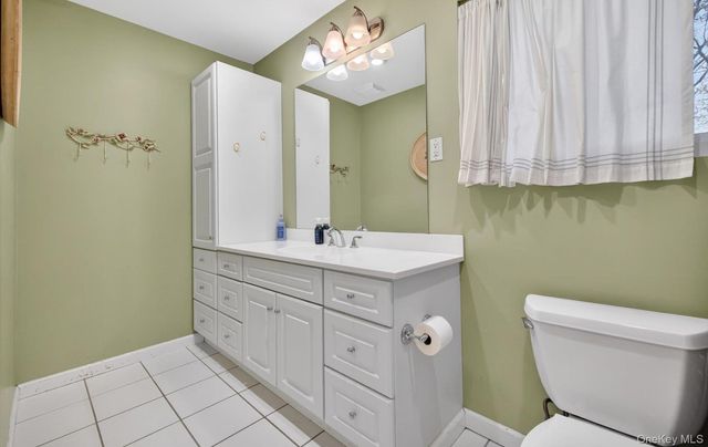 19 Shelton Court, Commack, NY 11725