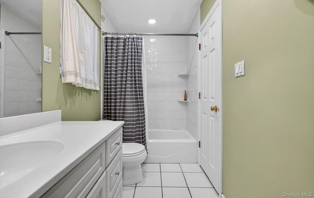 19 Shelton Court, Commack, NY 11725