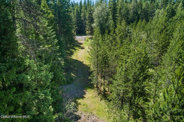 306 Pinewood LN, Cocolalla, ID 83813