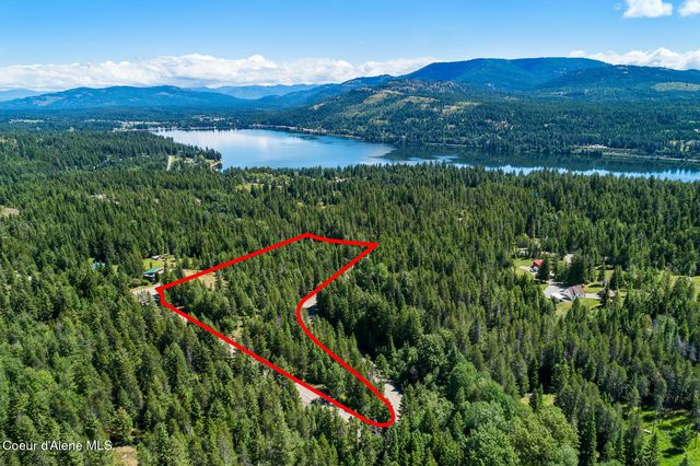 306 Pinewood LN, Cocolalla, ID 83813