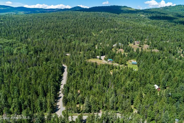 306 Pinewood LN, Cocolalla, ID 83813