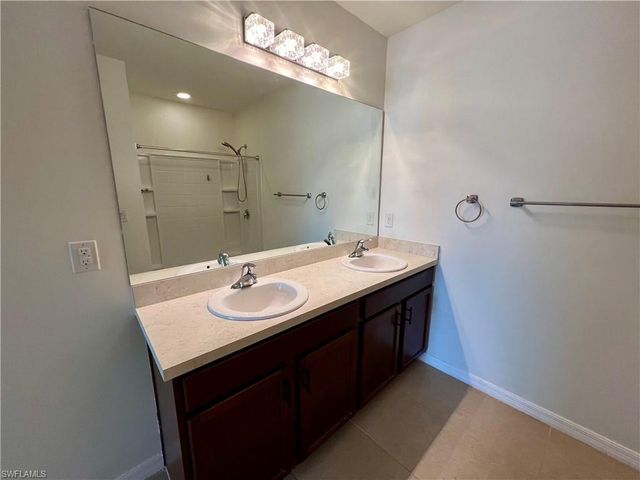 10293 Silver Pond LN, Lehigh Acres, FL 33936