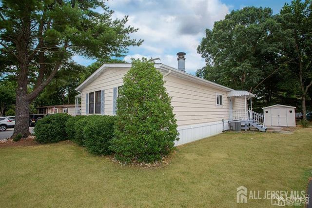 139 VILLAGE W Drive, Spotswood, NJ 08884