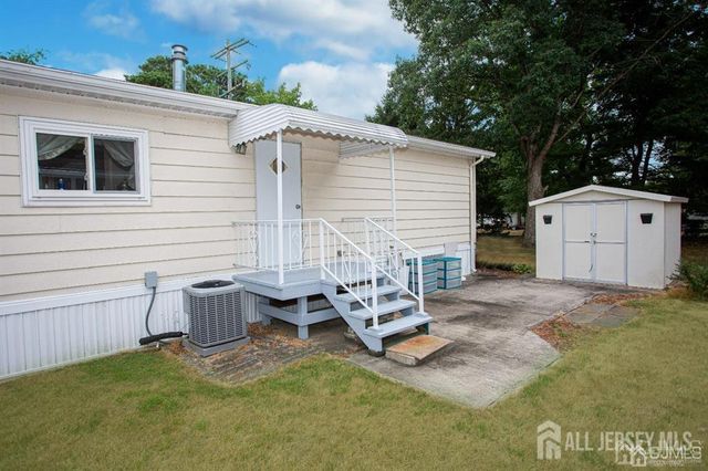 139 VILLAGE W Drive, Spotswood, NJ 08884