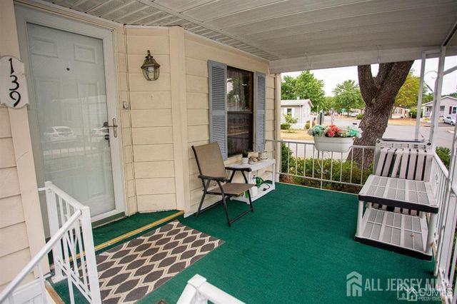 139 VILLAGE W Drive, Spotswood, NJ 08884