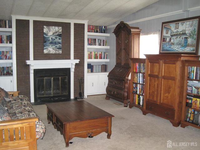 139 VILLAGE W Drive, Spotswood, NJ 08884