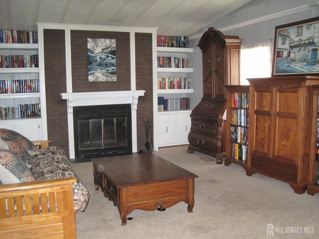 139 VILLAGE W Drive, Spotswood, NJ 08884