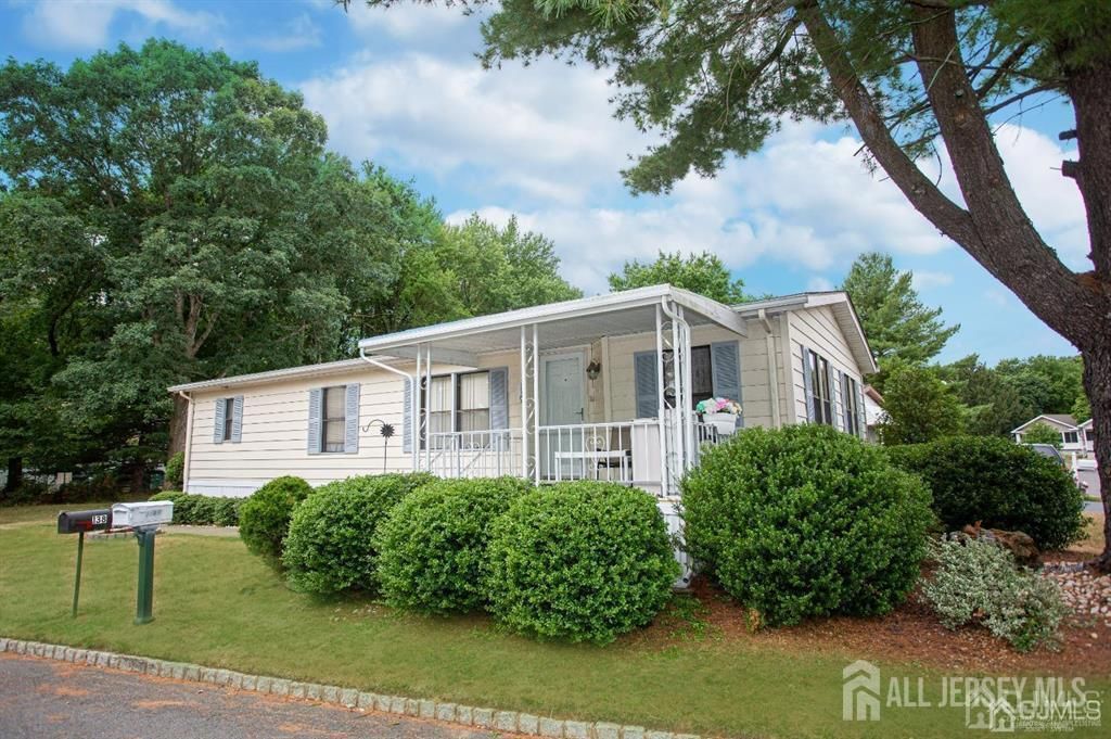 139 VILLAGE W Drive, Spotswood, NJ 08884
