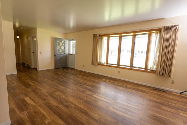 330 Johnson Street, Edmore, MI 48829