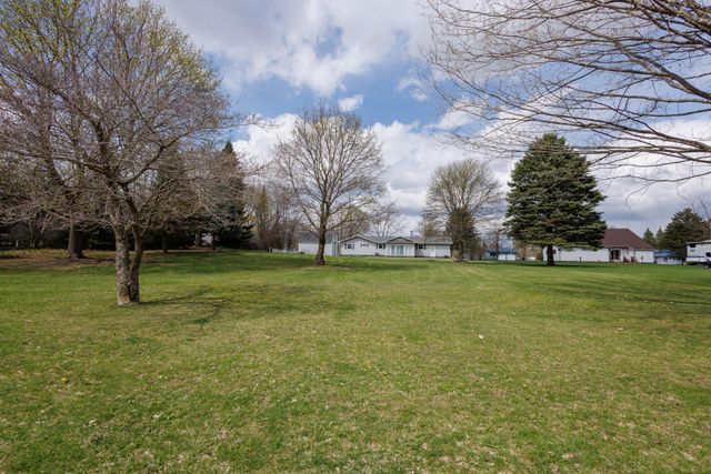 330 Johnson Street, Edmore, MI 48829