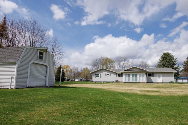 330 Johnson Street, Edmore, MI 48829
