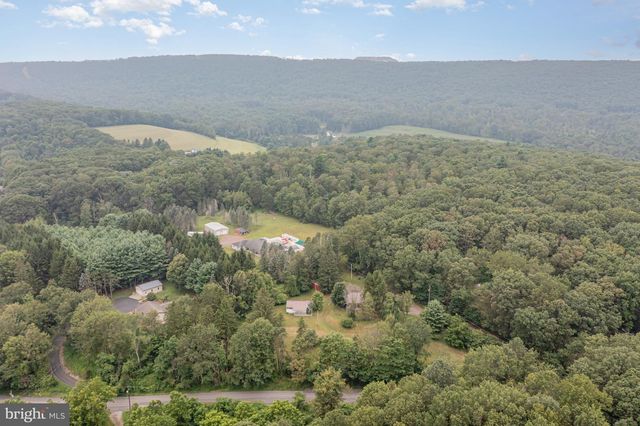 199 S STATE RD, Barnesville, PA 18214