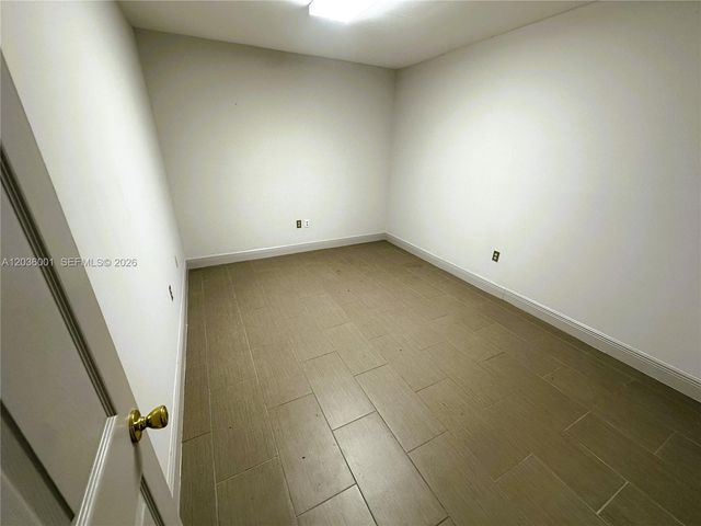 7038 NW 50th St 5-2, Miami, FL 33166