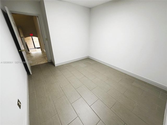 7038 NW 50th St 5-2, Miami, FL 33166