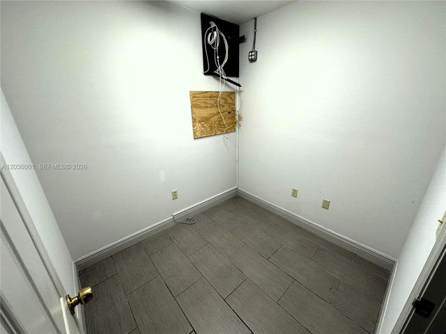 7038 NW 50th St 5-2, Miami, FL 33166