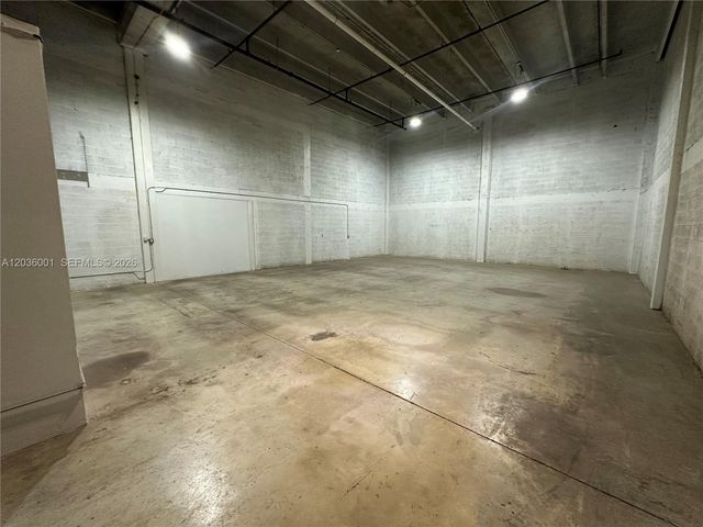 7038 NW 50th St 5-2, Miami, FL 33166