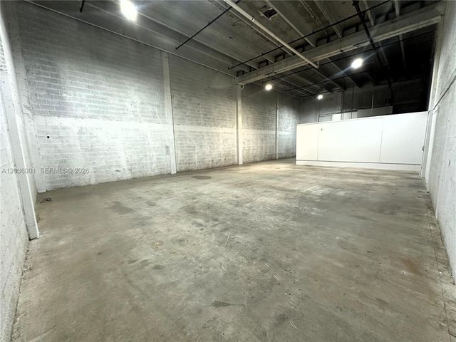 7038 NW 50th St 5-2, Miami, FL 33166