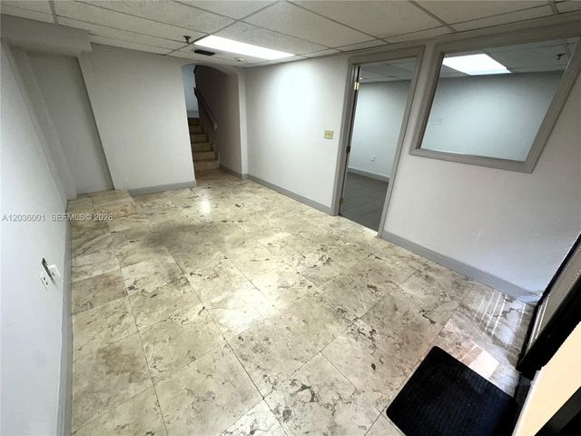 7038 NW 50th St 5-2, Miami, FL 33166