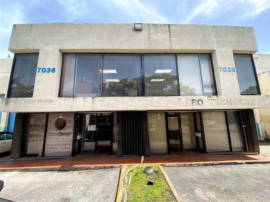 7038 NW 50th St 5-2, Miami, FL 33166