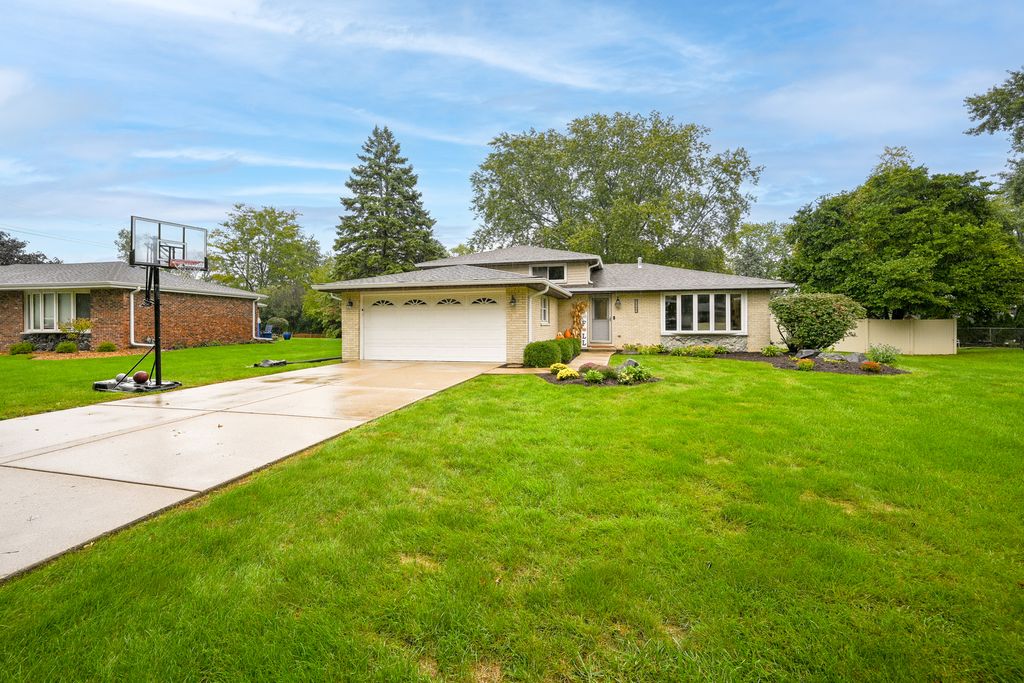 9S125 Florence Avenue, Downers Grove, IL 60516 — exterior