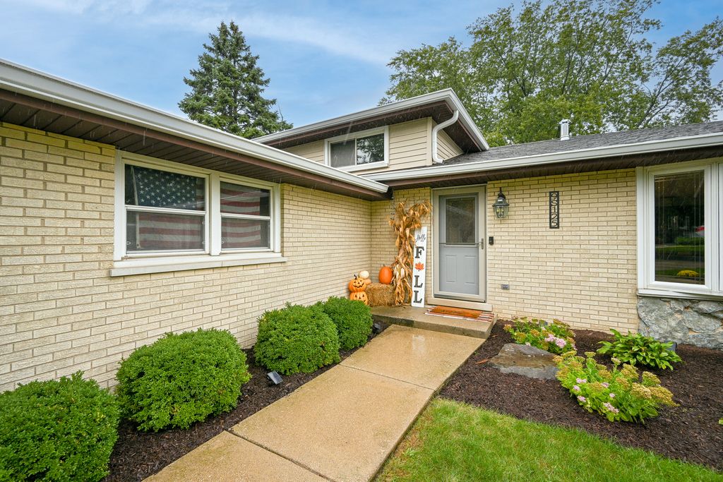 9S125 Florence Avenue, Downers Grove, IL 60516 — photo 3