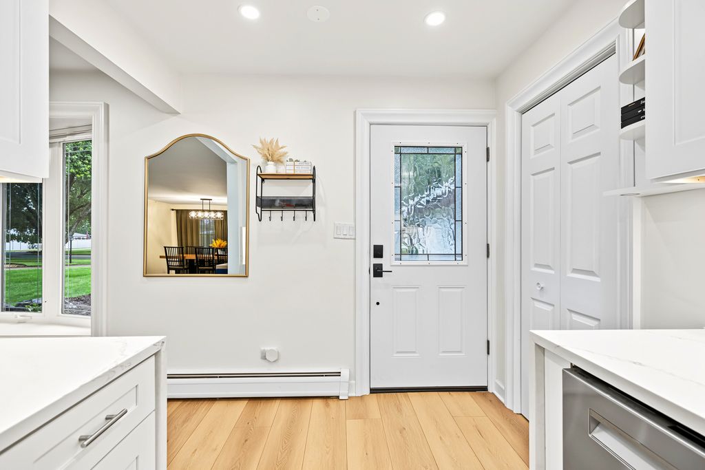 9S125 Florence Avenue, Downers Grove, IL 60516 — photo 4