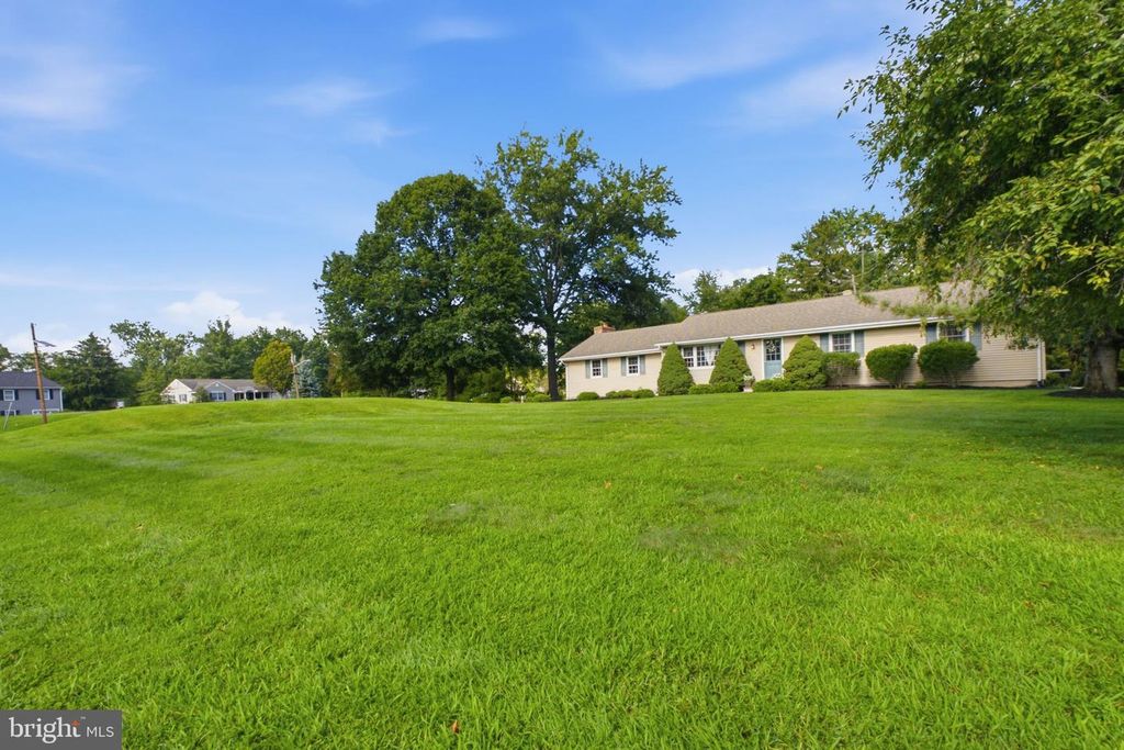 7 MORNINGSIDE DR, PENNINGTON, NJ 08534 — photo 3