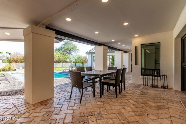 3301 E ROVEY Avenue, Paradise Valley, AZ 85253