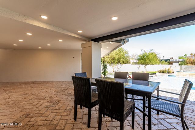 3301 E ROVEY Avenue, Paradise Valley, AZ 85253