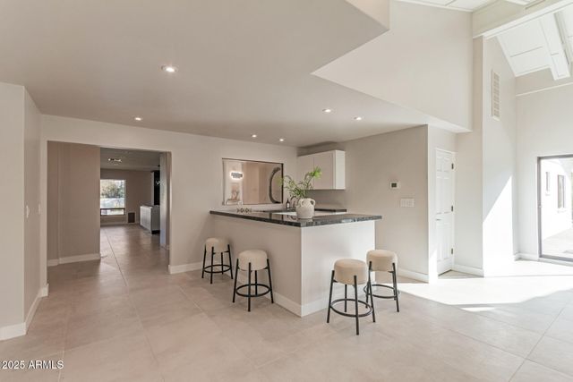 3301 E ROVEY Avenue, Paradise Valley, AZ 85253