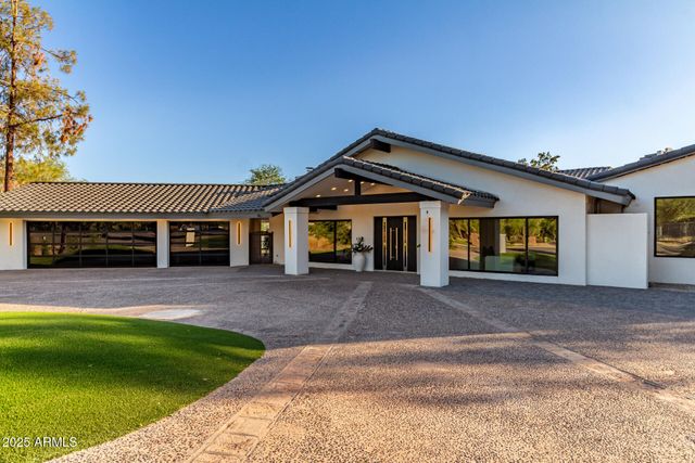 3301 E ROVEY Avenue, Paradise Valley, AZ 85253