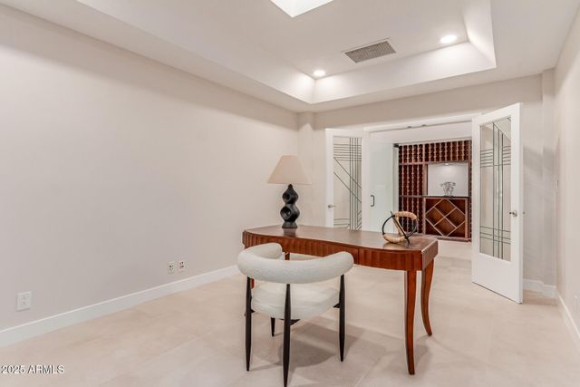 3301 E ROVEY Avenue, Paradise Valley, AZ 85253