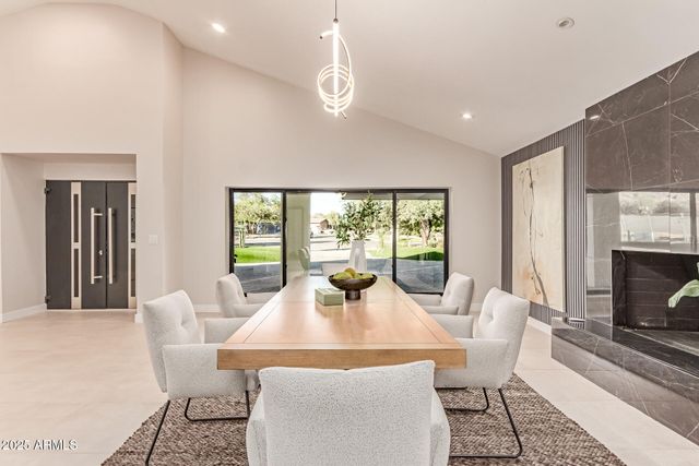 3301 E ROVEY Avenue, Paradise Valley, AZ 85253