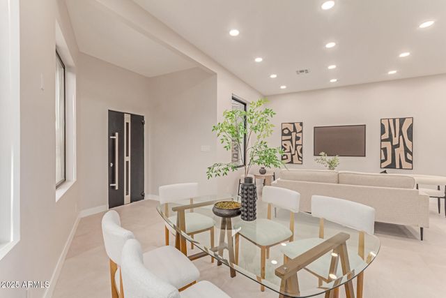 3301 E ROVEY Avenue, Paradise Valley, AZ 85253