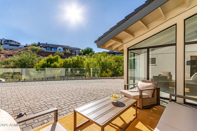 3301 E ROVEY Avenue, Paradise Valley, AZ 85253