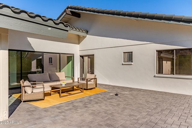 3301 E ROVEY Avenue, Paradise Valley, AZ 85253