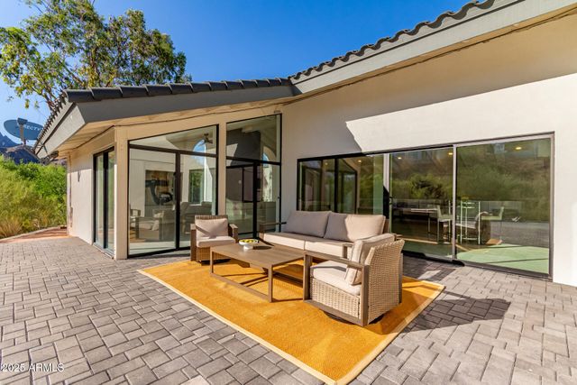 3301 E ROVEY Avenue, Paradise Valley, AZ 85253