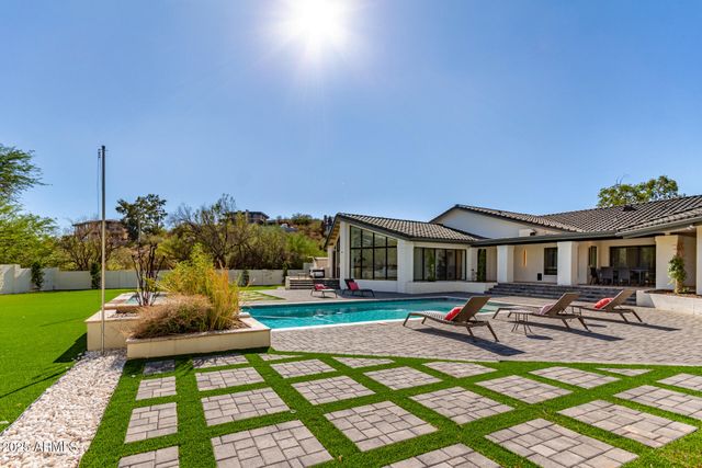 3301 E ROVEY Avenue, Paradise Valley, AZ 85253