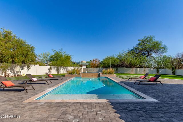 3301 E ROVEY Avenue, Paradise Valley, AZ 85253