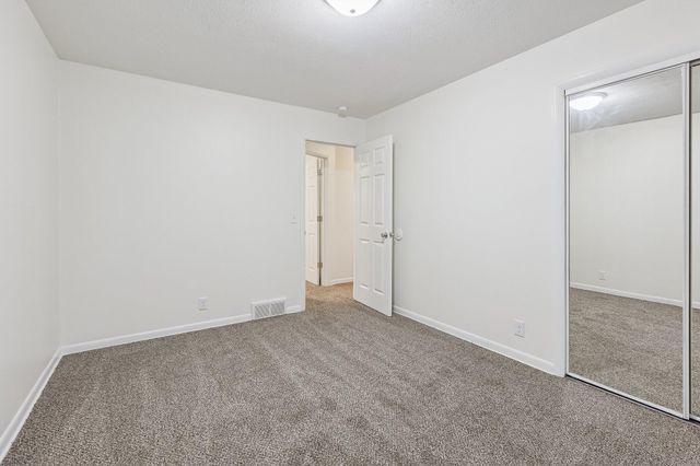 2626 AVE L, Council Bluffs, IA 51501