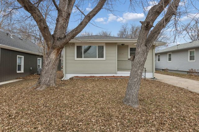 2626 AVE L, Council Bluffs, IA 51501