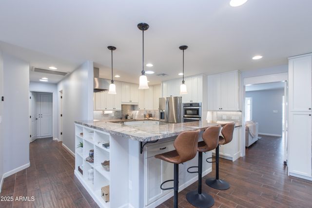 4245 E EARLL Drive, Phoenix, AZ 85018