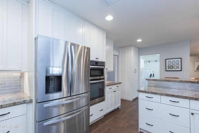 4245 E EARLL Drive, Phoenix, AZ 85018