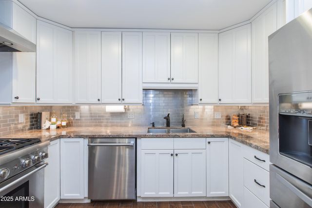 4245 E EARLL Drive, Phoenix, AZ 85018