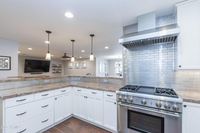 4245 E EARLL Drive, Phoenix, AZ 85018