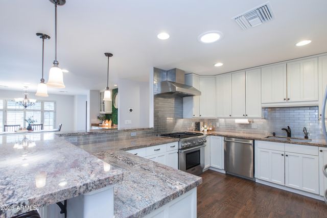 4245 E EARLL Drive, Phoenix, AZ 85018