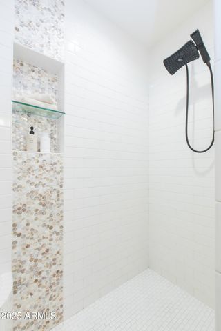 4245 E EARLL Drive, Phoenix, AZ 85018