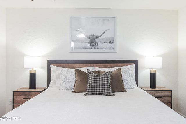 4245 E EARLL Drive, Phoenix, AZ 85018